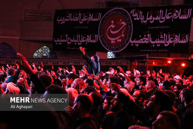 عزاداری شب هشتم محرم در مصلی امام خمینی(ره) ارومیه
