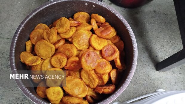 کاکاهای نذری؛ میراث بیش از یک قرن عشق بانوان جسیدان به سیدالشهدا (ع) کاکاهای نذری؛ میراث بیش از یک قرن عشق بانوان جسیدان به سیدالشهدا (ع)