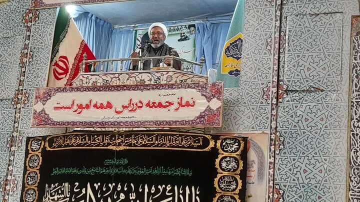 منطق حسینی باید در محور فعالیتهای فرهنگی قرار گیرد