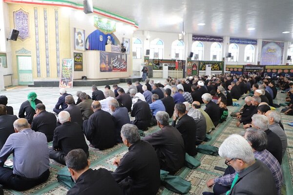 نماز جمعه نقش محوری در تقویت همبستگی اجتماعی مردم ایفا میکند نماز جمعه نقش محوری در تقویت همبستگی اجتماعی مردم ایفا میکند