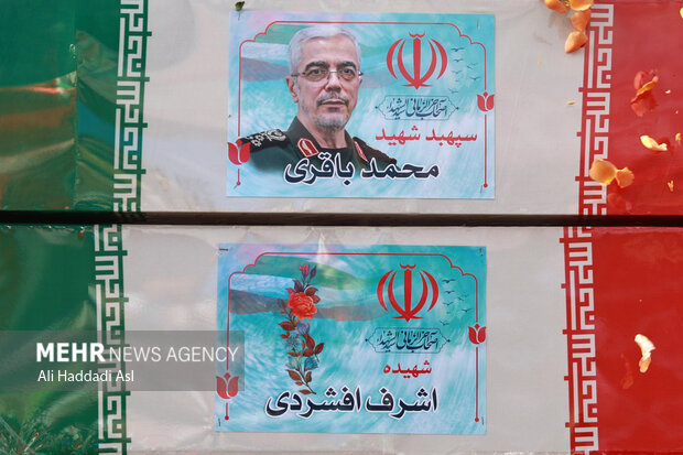 پیکر سپهبد شهید محمد باقری در مراسم تشییع شهدای فرمانده 