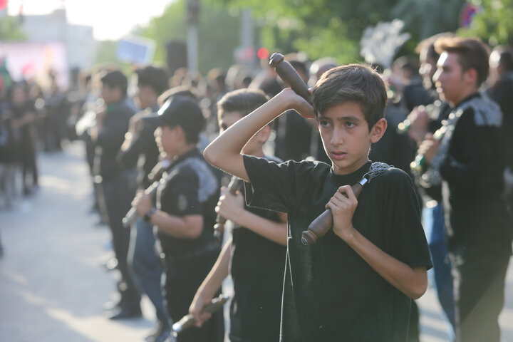 دستههای زنجیرزنی شاهرود؛ سنتی که نسل به نسل جاری است