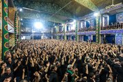 تاسوعائے حسینی کی مناسبت سے یزد کی مسجد حظیرہ میں عظیم الشان ماتمی اجتماع، مصطفی راغب کی نوحہ خوانی