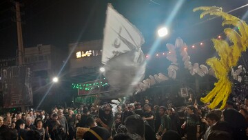 Tahran'da geleneksel Aşura Gecesi merasimi