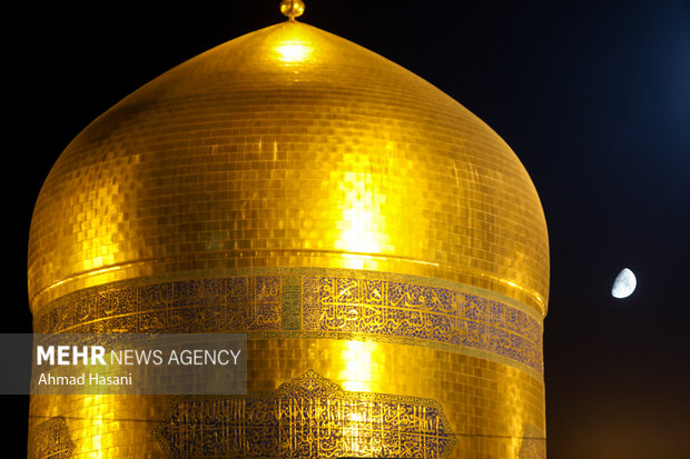 شب تاسوعای حسینی در حرم مطهر امام رضا (ع)