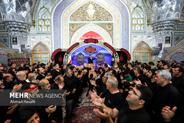 شب تاسوعای حسینی در حرم مطهر امام رضا (ع)
