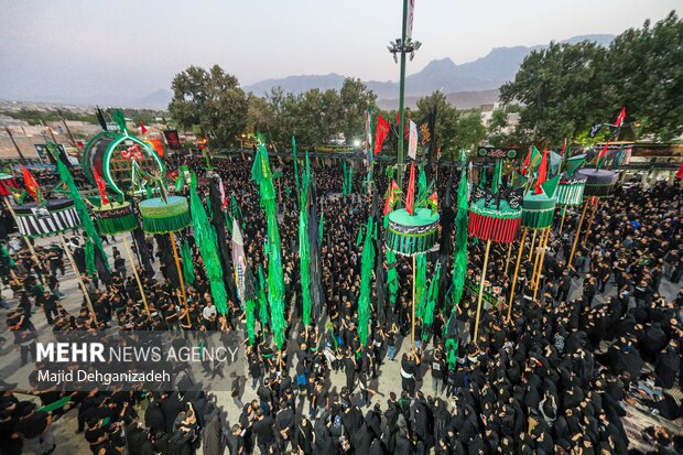 اجتماع بزرگ عزاداران حسینی مهریز