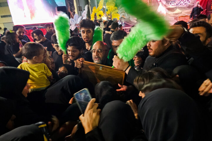 مراسم تاسوعای حسینی در مشهد با عطر پرچم کاظمین