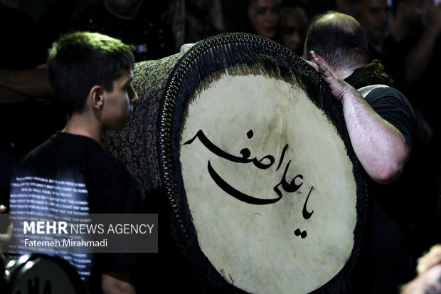 مراسم عزاداری شب تاسوعا حسینی در میدان منیریه تهران