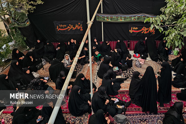 روضه‌خوانی سنتی در خانه نوغانی‌های مشهد