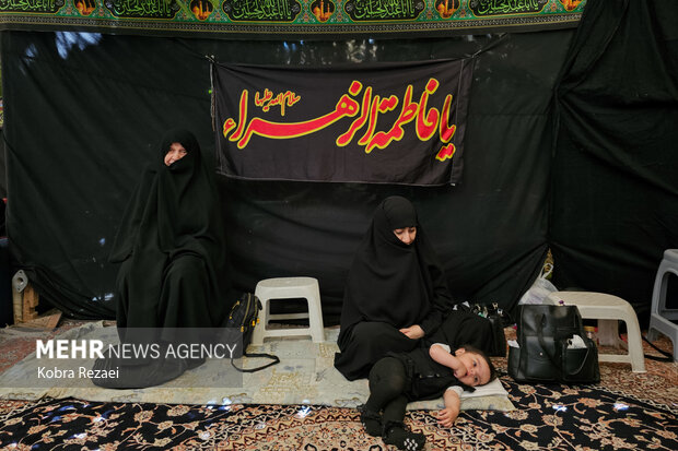 روضه‌خوانی سنتی در خانه نوغانی‌های مشهد