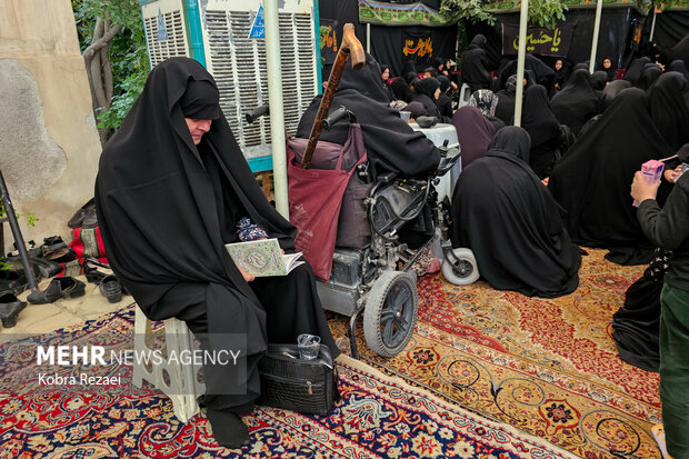 روضه‌خوانی سنتی در خانه نوغانی‌های مشهد