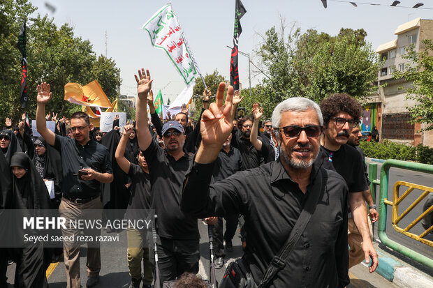 دسته عزاداری مردمی دانشجویی ظهر تاسوعا در حمایت از ولی امر مسلمین جهان