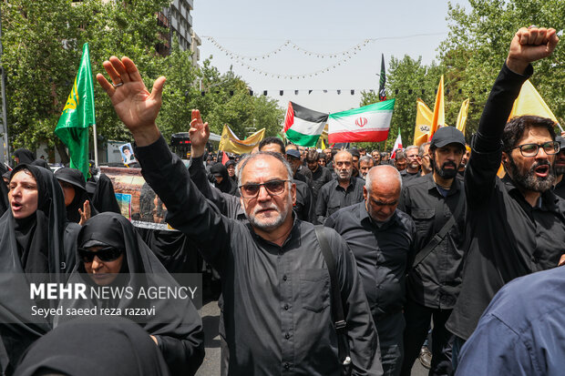 دسته عزاداری مردمی دانشجویی ظهر تاسوعا در حمایت از ولی امر مسلمین جهان
