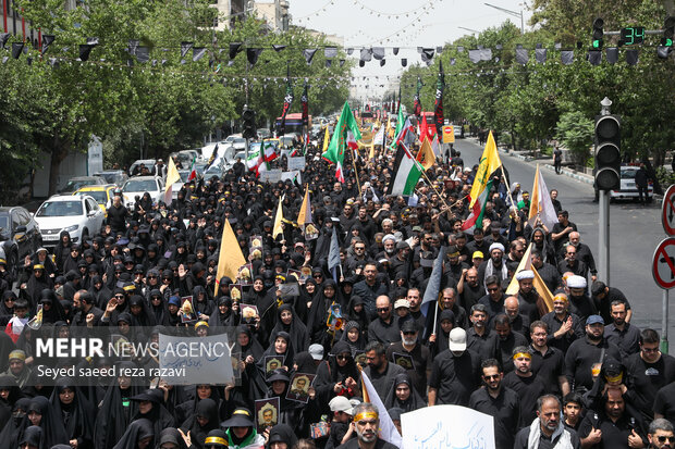 دسته عزاداری مردمی دانشجویی ظهر تاسوعا در حمایت از ولی امر مسلمین جهان