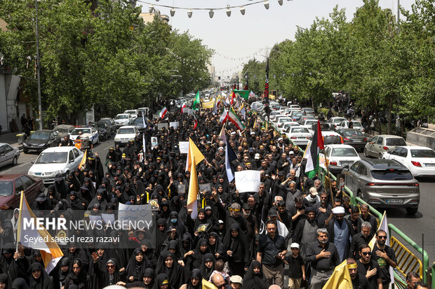 دسته عزاداری مردمی دانشجویی ظهر تاسوعا در حمایت از ولی امر مسلمین جهان
