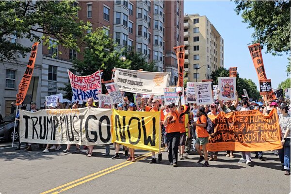 تظاهرات آمریکاییها ضد ترامپ در «روز استقلال»