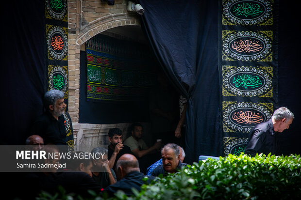 آیین عزاداری حسینی در خانه تاریخی ملک