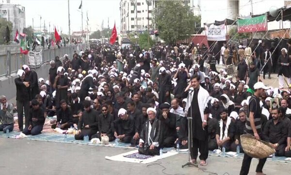 Pakistan'da Kerbela şehitleri anıldı