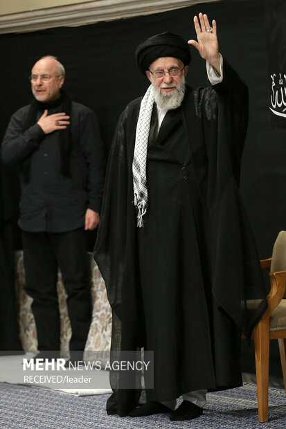 Leader at Ashura night ceremony