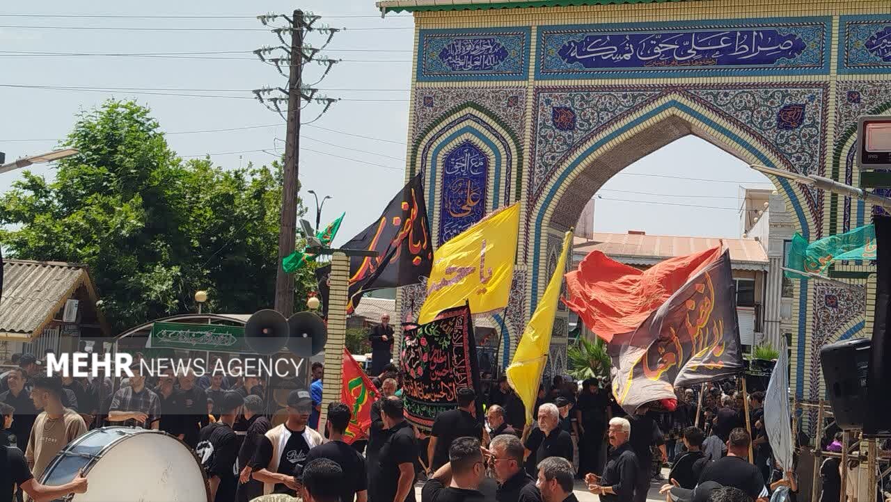 علمداری جوانان بندرکیاشهر در تاسوعا؛ فرهنگ عاشورا زندهترین سلاح است علمداری جوانان بندرکیاشهر در تاسوعا؛ فرهنگ عاشورا زندهترین سلاح است