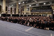بالصور والفيديو.. اقامة مراسم ليلة غرباء الإمام الحسين(ع) في حسينية الإمام الخميني (ره)