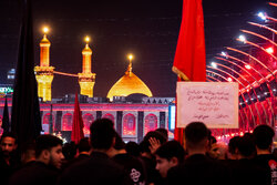 Hz. İmam Hüseyin (a.s) Türbesi'nde "ABD'ye ölüm" sloganı yükseldi