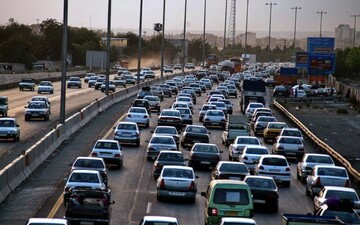 تردد ۲ میلیون و ۹۵۰ هزار وسیله نقلیه در جاده‌های استان مرکزی