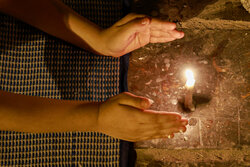 شام غریبان حسینی؛ شمیرانات غرق در سوگ و نور شمع‌ها