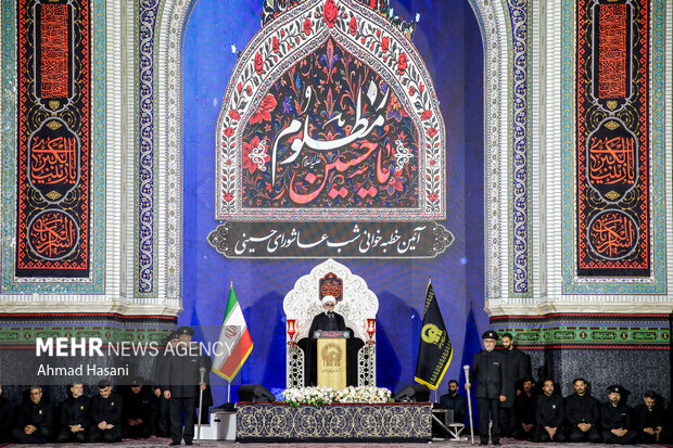 آیین خطبه‌خوانی شب عاشورا در حرم امام رضا (ع)