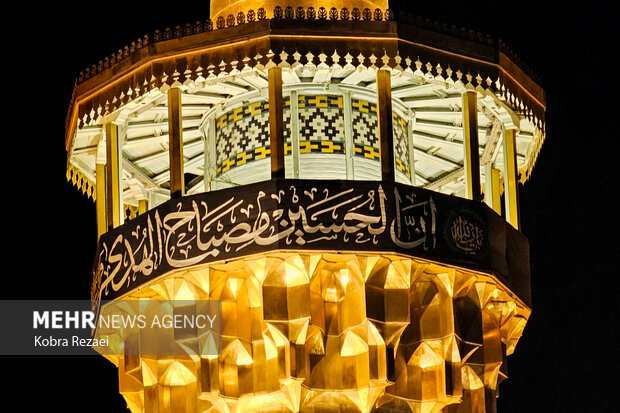 شب عاشورای حسینی در حرم مطهر امام رضا(ع)
