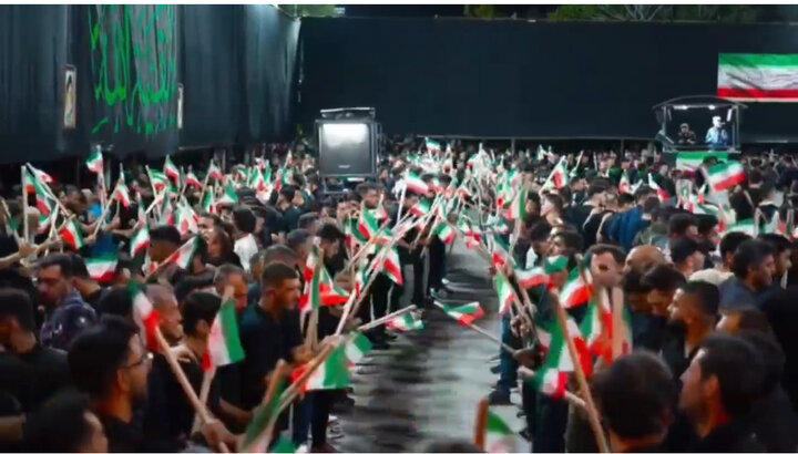 آیین «شاه حسین» گویان همراه با پرچم ایران در ارومیه برگزار شد