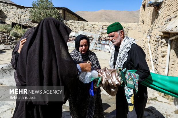 آیین علم‌گردانی در روستای تاریخی هزاوه