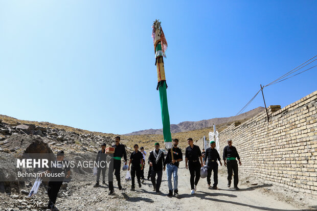 آیین علم‌گردانی در روستای تاریخی هزاوه