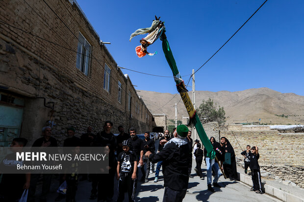 آیین علم‌گردانی در روستای تاریخی هزاوه