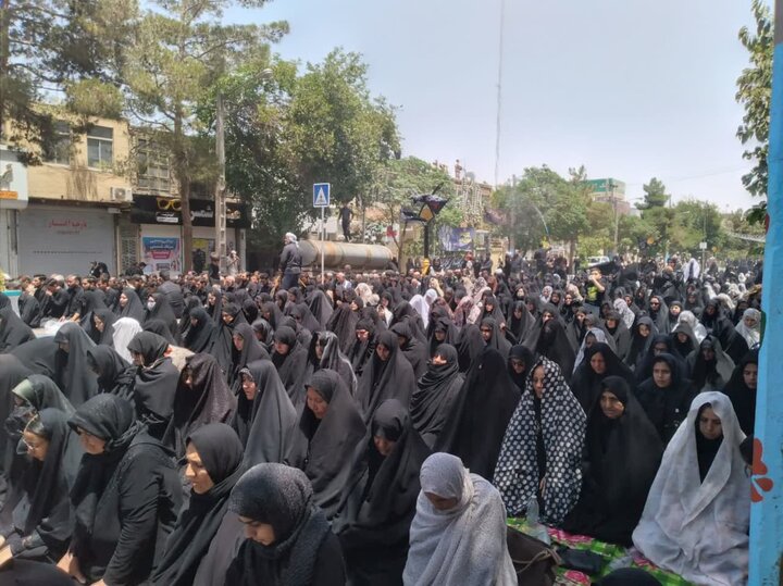 اقامه نماز ظهر عاشورا در تربت جام