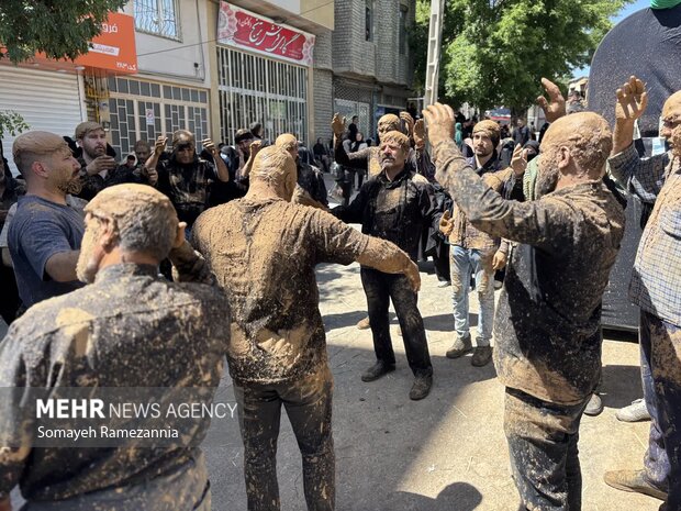 آئین «گل‌گیران» بیجار در عاشورای حسینی
