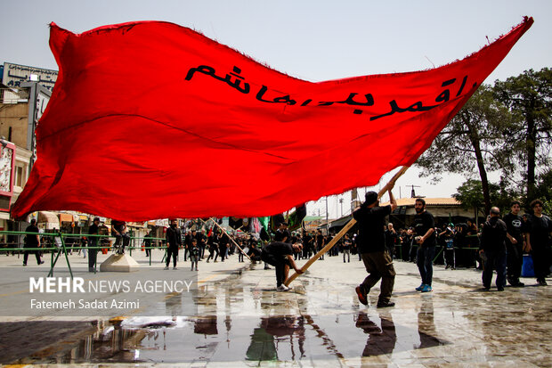 عزاداری مردم کرمانشاه در روز عاشورا