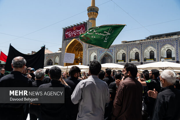 عزاداری عاشورای حسینی در حرم مطهر امام رضا(ع)