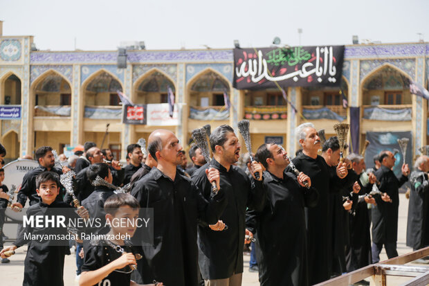 عزاداری ظهر عاشورا در حرم شاهچراغ