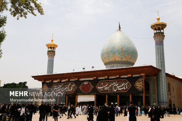 برگزاری مراسم عزاداری اربعین حسینی در حرم شاهچراغ (ع) برگزاری مراسم عزاداری اربعین حسینی در حرم شاهچراغ (ع)