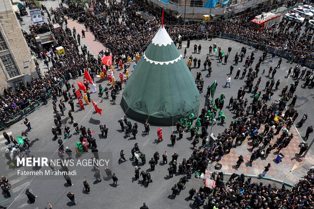 عزاداری عاشورا در چهارراه گلوبندک تهران