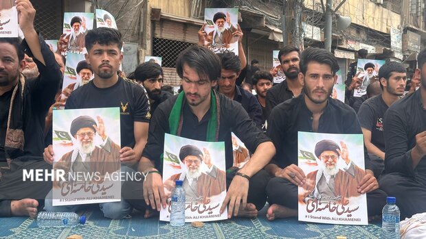 Pakistan halkından Ayetullah Hamanei'ye destek gösterisi