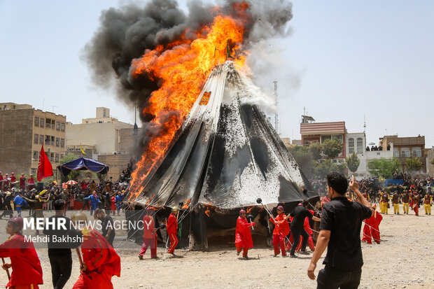 مراسم خیمهسوزان عصر عاشورا در محله ۱۳ آبان شهرری برگزار شد
