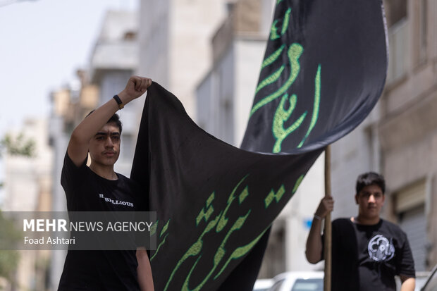 عزاداری ظهر عاشورا در خیابان شهید نامجو