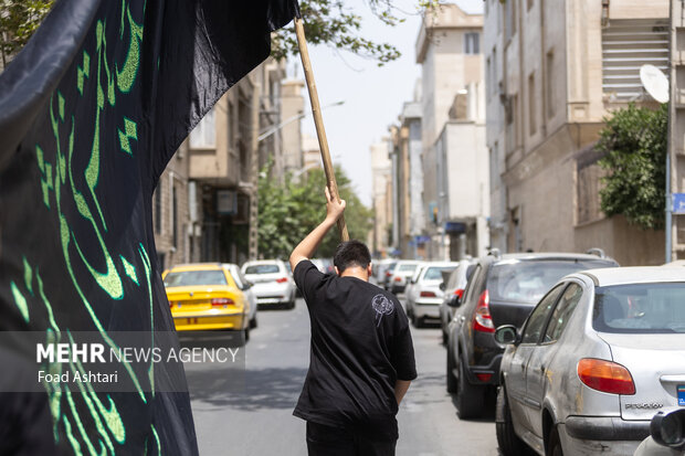 عزاداری ظهر عاشورا در خیابان شهید نامجو