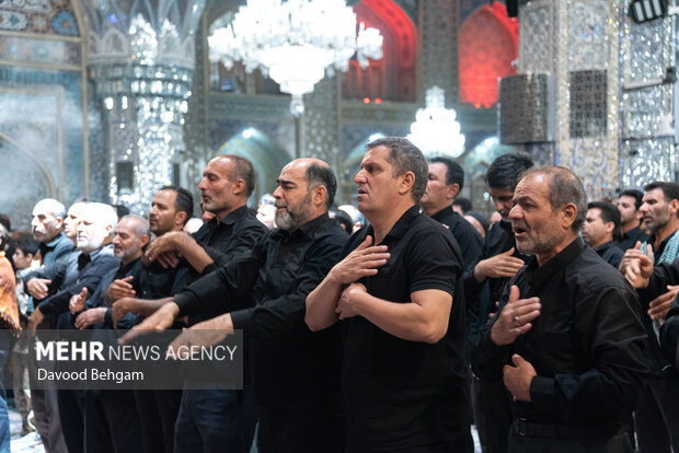 مقتل‌خوانی روز عاشورا در حرم مطهر امام رضا(ع)