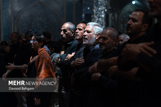 مقتل‌خوانی روز عاشورا در حرم مطهر امام رضا(ع)