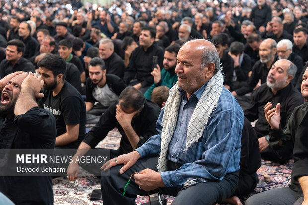 مقتل‌خوانی روز عاشورا در حرم مطهر امام رضا(ع)