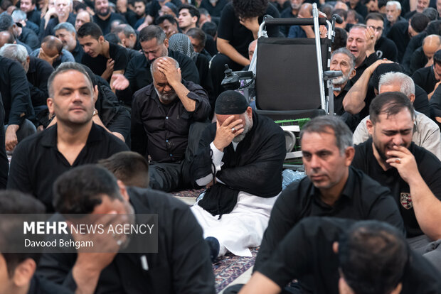 مقتل‌خوانی روز عاشورا در حرم مطهر امام رضا(ع)